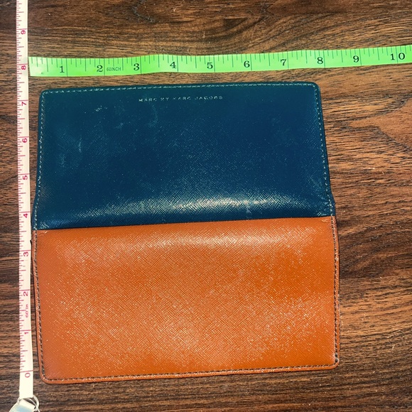 Marc by Marc Jacob’s Two Tone Wallet - Picture 1 of 4